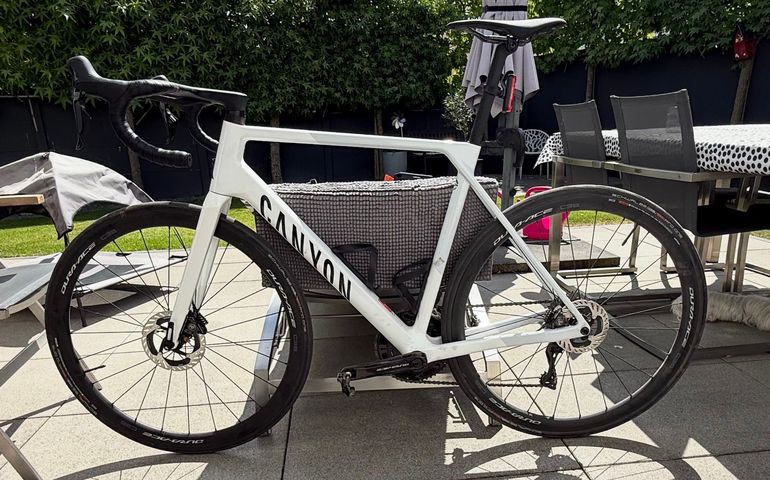 Used Canyon Ultimate CF SLX 9 Di2 2025 2025 Road & Gravel, White — image 5 of 5