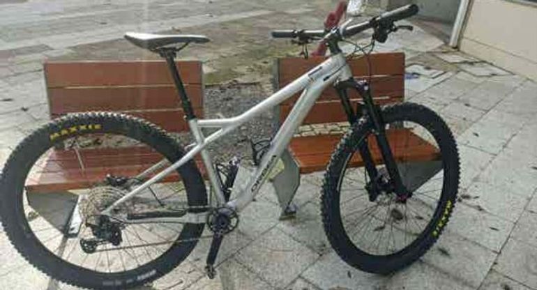 Used Orbea LAUFEY H10 2022 2022 Mountainbike, Hellgrau, 29 — image 1 of 9