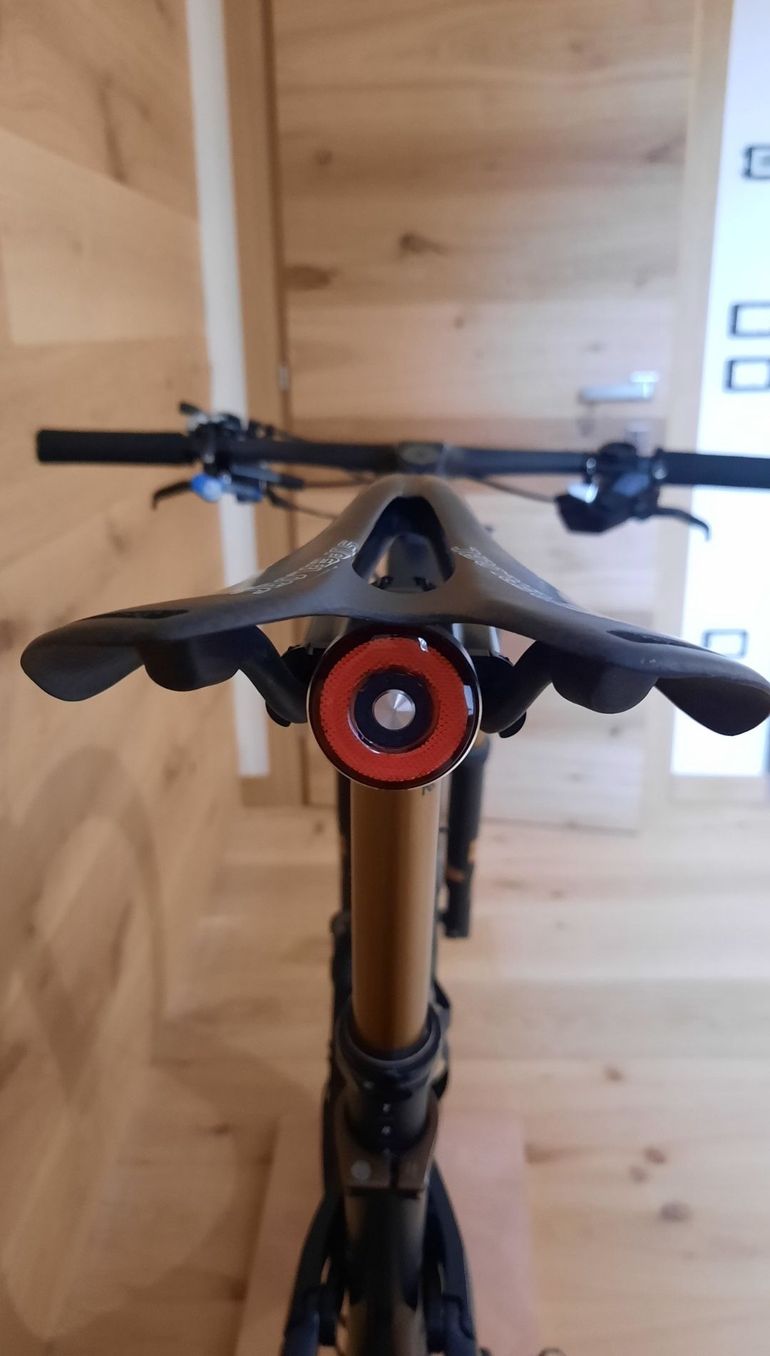 Used Canyon Lux World Cup CFR LTD 2022 2022 Mountainbike, Black, 29 — image 6 of 8