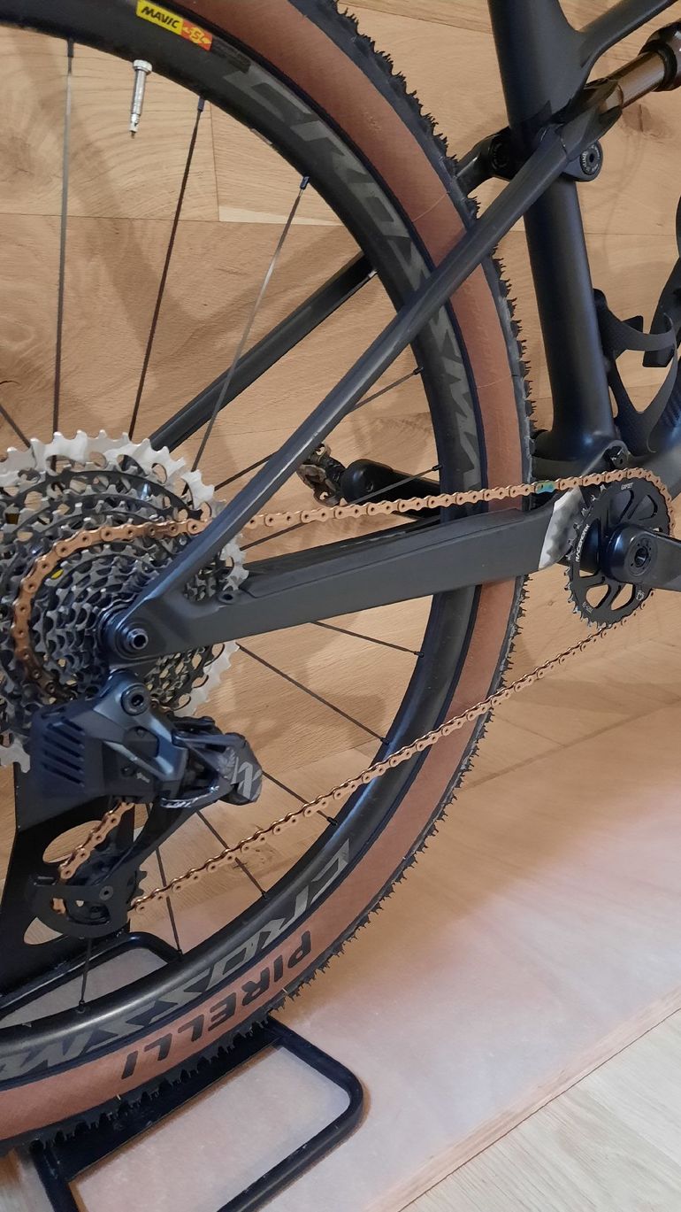 Used Canyon Lux World Cup CFR LTD 2022 2022 Mountainbike, Black, 29 — image 2 of 8