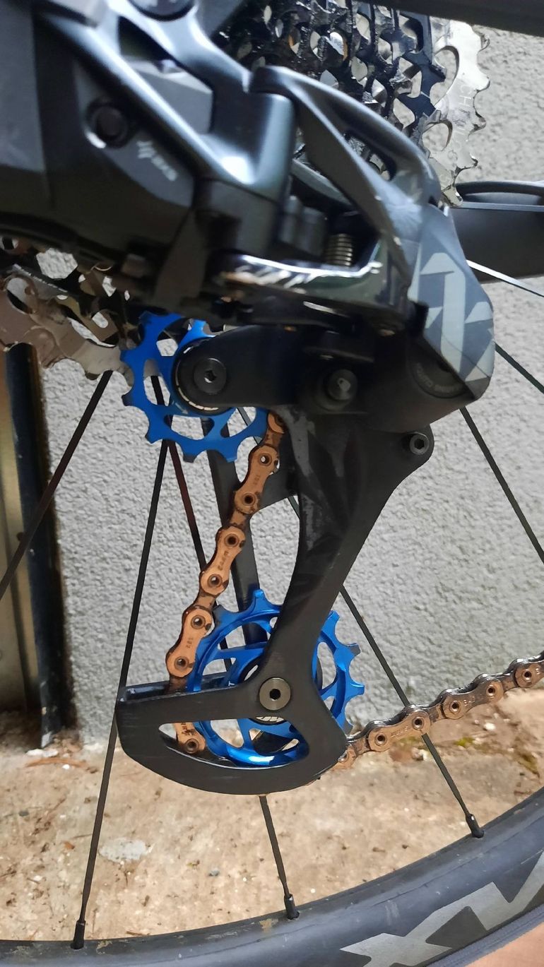 Used Canyon Lux World Cup CFR LTD 2022 2022 Mountainbike, Black, 29 — image 3 of 8