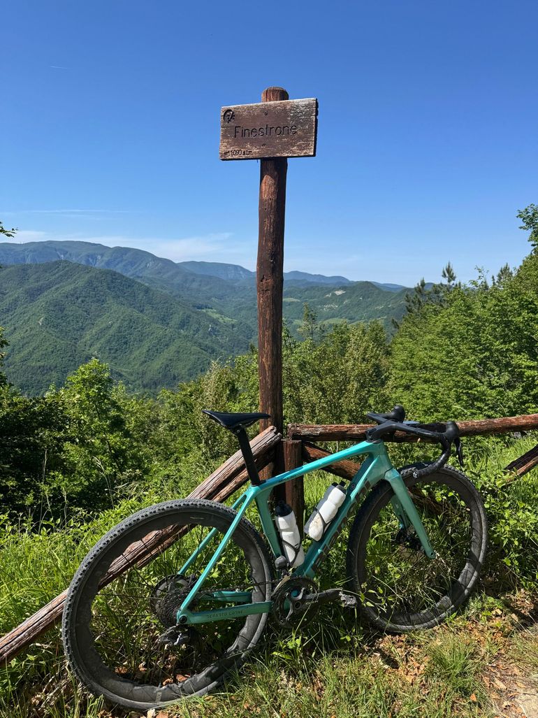 Used Bianchi Impulso RC GRX 825 DI2 2025 2025 Road & Gravel, Blue — image 2 of 3