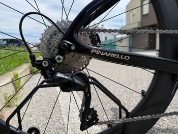 Used Pinarello X1 Shimano 105 2024 Road & Gravel, Schwarz — image 3 of 9