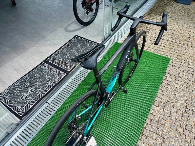 Used Bianchi Specialissima RC Sram Red eTap AXS 2025 2025 Road & Gravel, Black — image 3 of 4