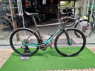 Używany Bianchi Specialissima RC Sram Red eTap AXS 2025 2025 Road & Gravel
