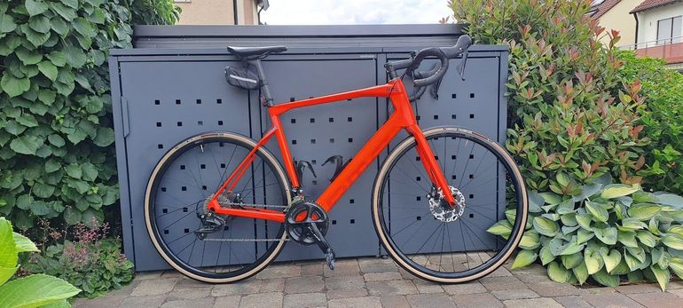 Used BMC Roadmachine AMP THREE 2022 2022 Road & Gravel, Rojo — image 1 of 7