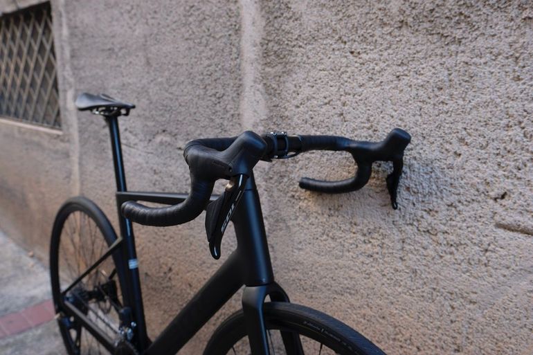 Used BMC Roadmachine TWO 2026 2026 Road & Gravel — image 3 of 7