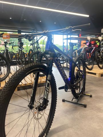 Tweedehands Orbea ALMA M30 2025 2025 Mountainbike — afbeelding 4 van 5