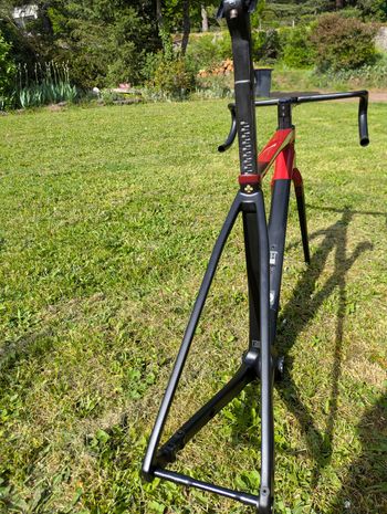 Used Colnago C68 Disc Dura-Ace Di2 Bike 2023 Frameset 2023 Road & Gravel, Red — image 4 of 5