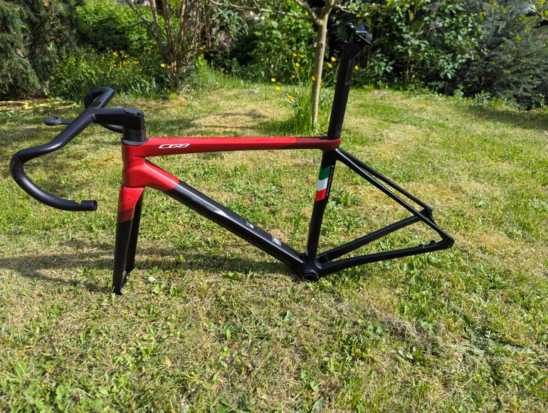Used Colnago C68 Disc Dura-Ace Di2 Bike 2023 Frameset 2023 Road & Gravel, Red — image 2 of 5