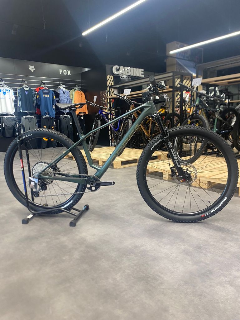 Used Orbea Alma Shimano Deore XT 2025 Mountainbike, Green — image 1 of 5