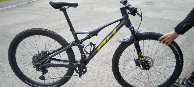 Used BH LYNX RACE CARBON RC 6.0 2023 2023 Mountainbike, Gris claro — image 1 of 6
