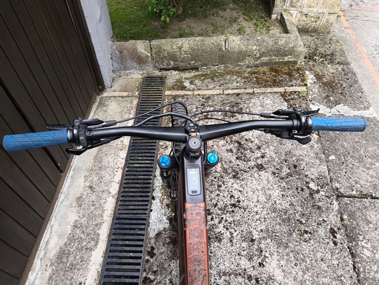 Used Trek Fuel EXe 9.7 2023 2023 Mountainbike, Orange, 29 — image 2 of 5