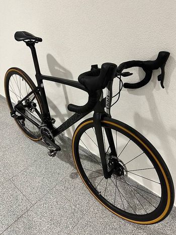 Used Specialized SWorks Roubaix SRAM Red eTAP AXS Specialized SWorks Roubaix SRAM Red eTAP AXS Custom SRAM Force eTap AXS 2025 Road & Gravel — image 3 of 5