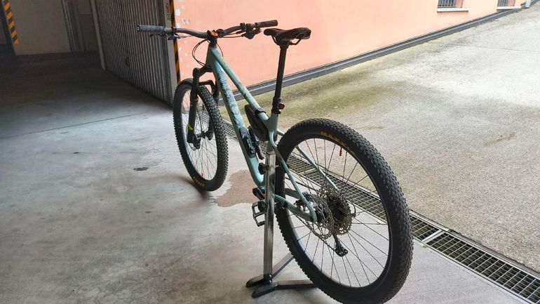 Used Orbea LAUFEY H10 2024 2024 Mountainbike, Hellgrau, 29 — image 2 of 6