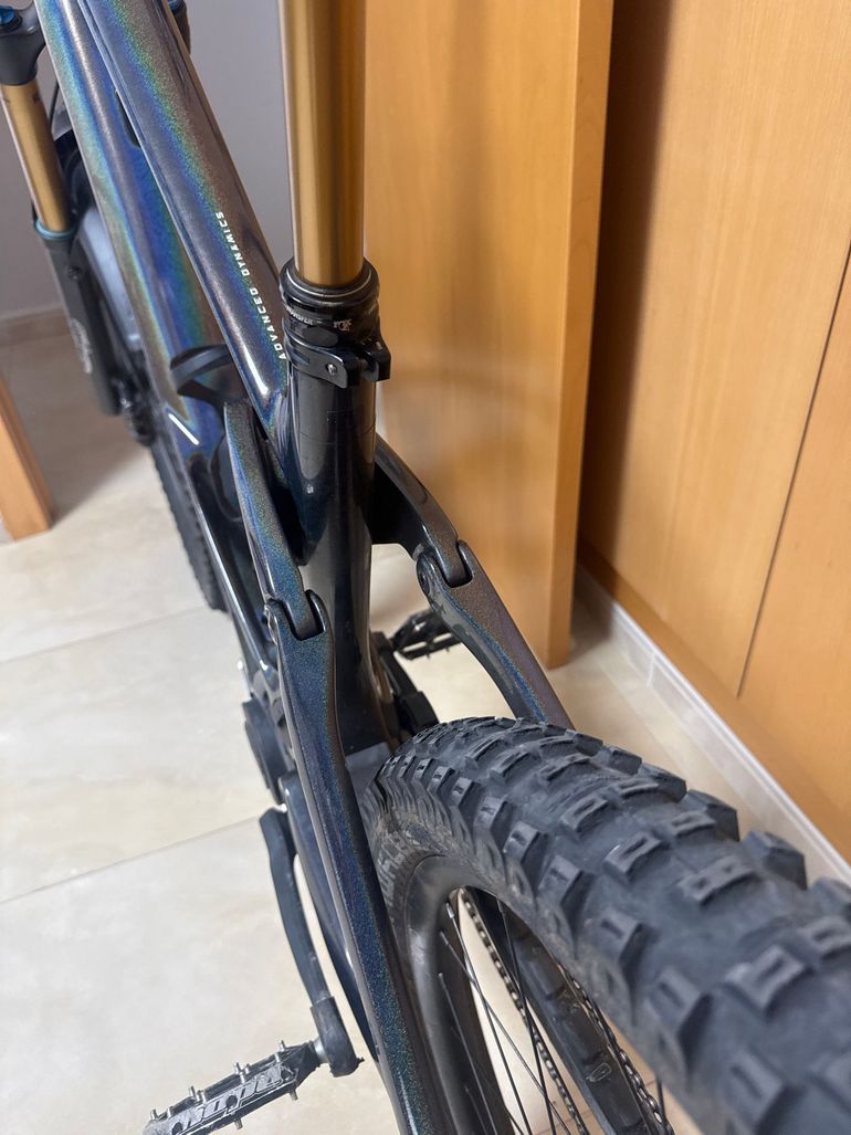 Used Orbea WILD M-TEAM 2024 2024 Mountainbike, Black, 29 — image 6 of 8