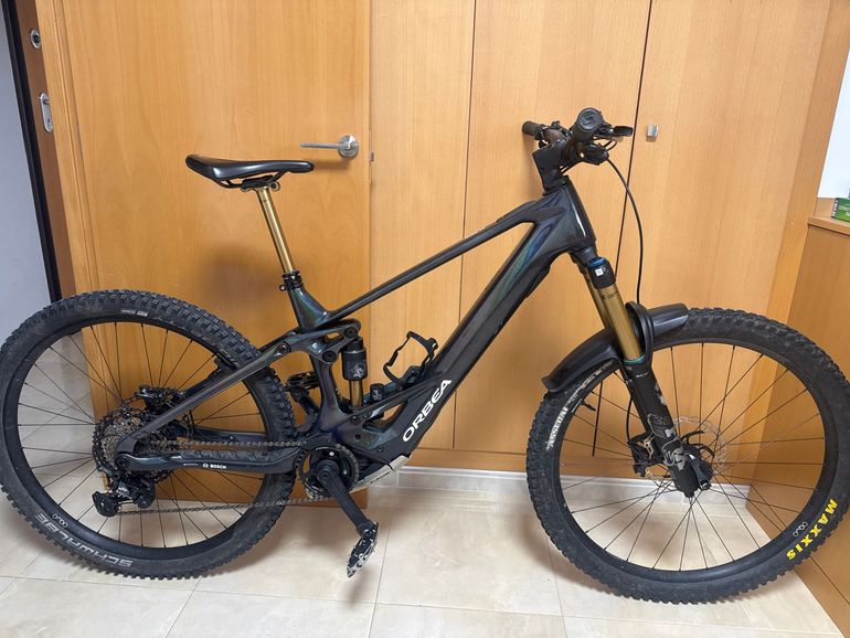 Used Orbea WILD M-TEAM 2024 2024 Mountainbike, Black, 29 — image 1 of 8