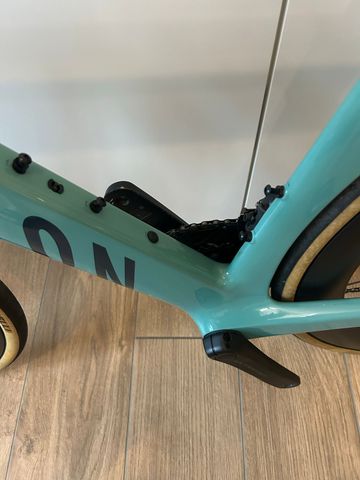 Canyon Aeroad CF SLX 8 Di2 2023 2023 Road & Gravel usato, Verde — immagine 7 di 15