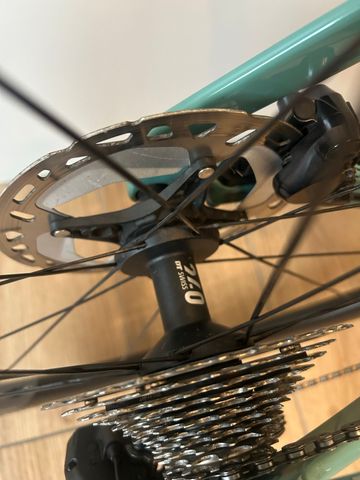 Canyon Aeroad CF SLX 8 Di2 2023 2023 Road & Gravel usato, Verde — immagine 15 di 15