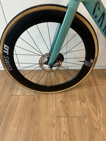 Canyon Aeroad CF SLX 8 Di2 2023 2023 Road & Gravel usato, Verde — immagine 12 di 15