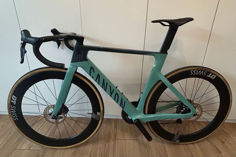 Used Canyon Aeroad CF SLX 8 Di2 2023 2023 Road & Gravel — image 2 of 15
