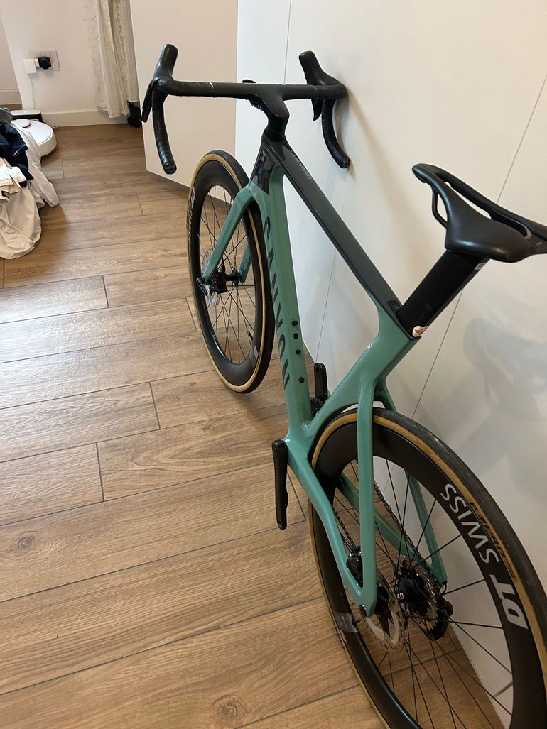 Used Canyon Aeroad CF SLX 8 Di2 2023 2023 Road & Gravel — image 11 of 15