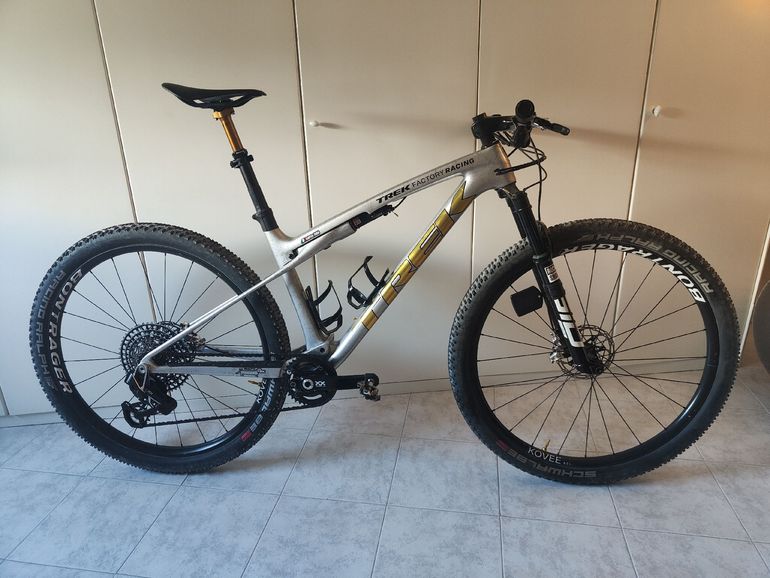 Used Trek Supercaliber SLR 9.9 XX AXS Gen 2 2024 2024 Mountainbike, Light Gray, 29 — image 1 of 3