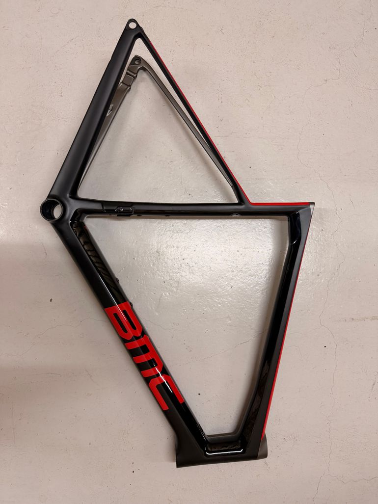 Used BMC Teammachine SLR01 BMC Teammachine SLR01FOUR Disc Carbon Frameset 2022 Road & Gravel — image 4 of 12