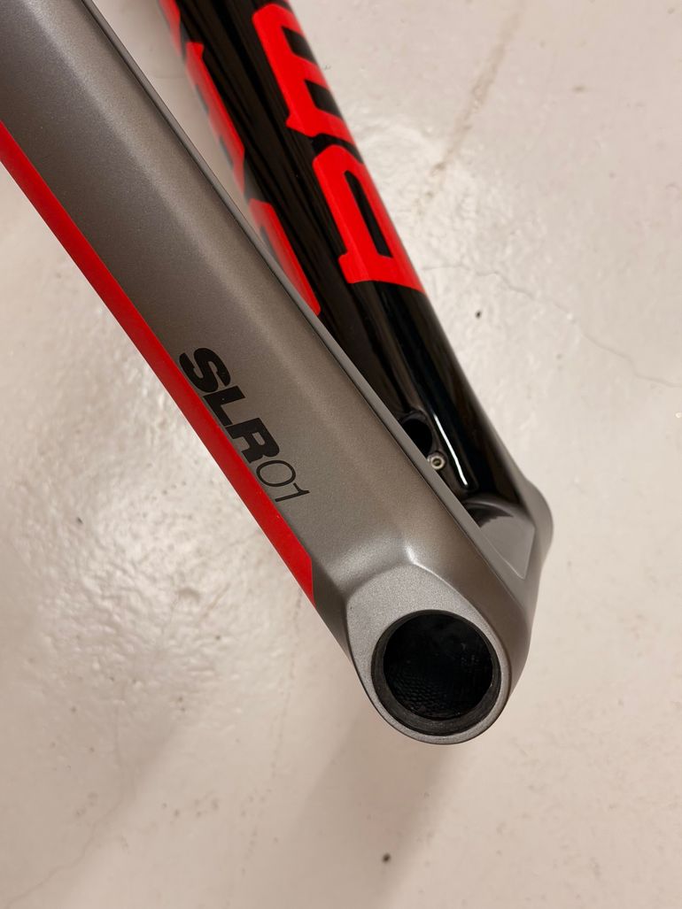 Used BMC Teammachine SLR01 BMC Teammachine SLR01FOUR Disc Carbon Frameset 2022 Road & Gravel — image 5 of 12