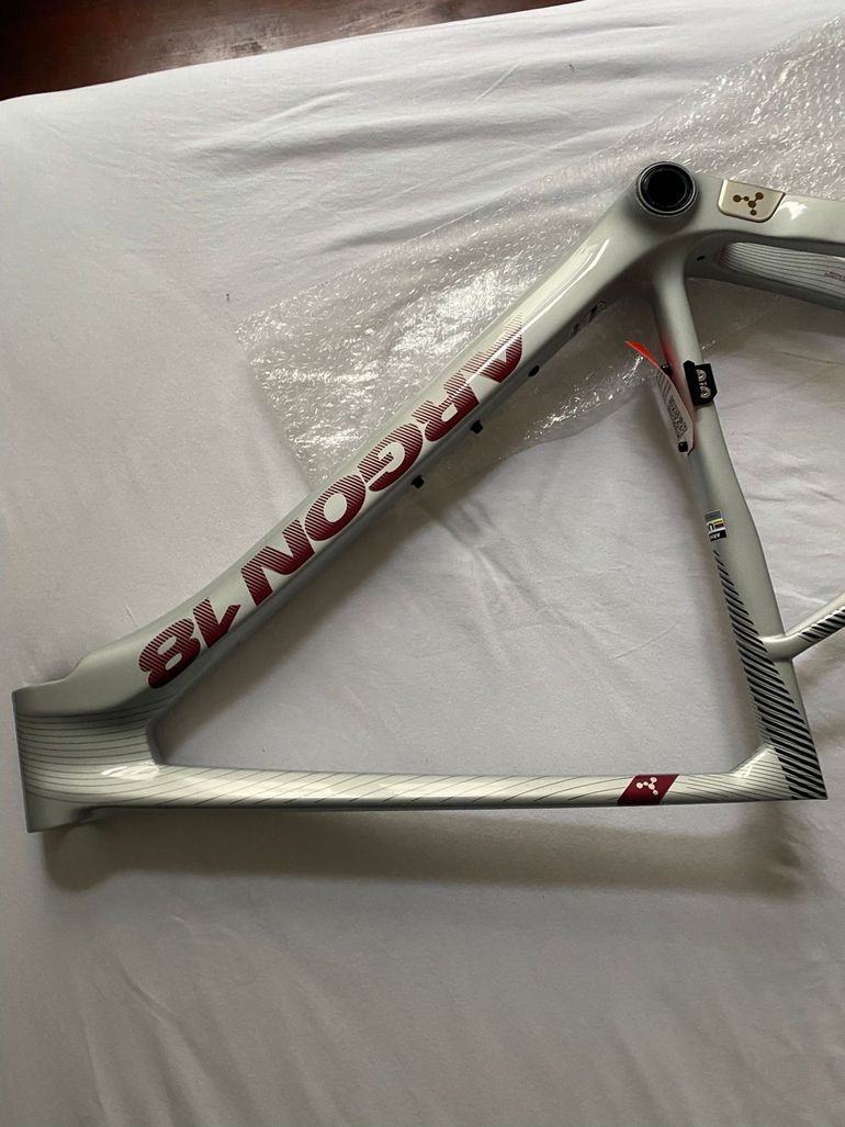 Used Argon 18 Sum SRAM Force AXS 2024 Frameset 2024 Road & Gravel, Hellgrau — image 2 of 3