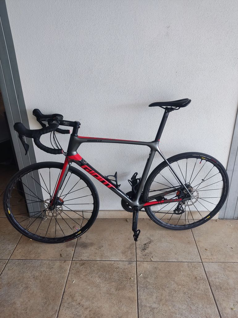 Used Giant TCR Advanced 1 Disc KOM 2019 2019 Road & Gravel, Rojo — image 1 of 7