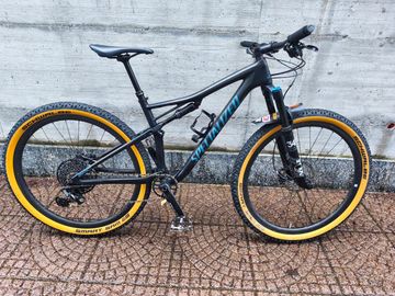 Used Specialized Epic Expert EVO 2019 2019 Mountainbike, Black, 29 — image 5 of 6
