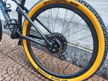 Used Specialized Epic Expert EVO 2019 2019 Mountainbike, Black, 29 — image 2 of 6