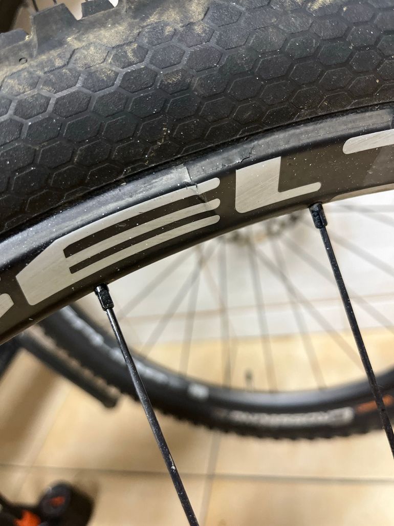 Used CUBE Stereo Shimano Deore XT 2018 Mountainbike — image 10 of 10