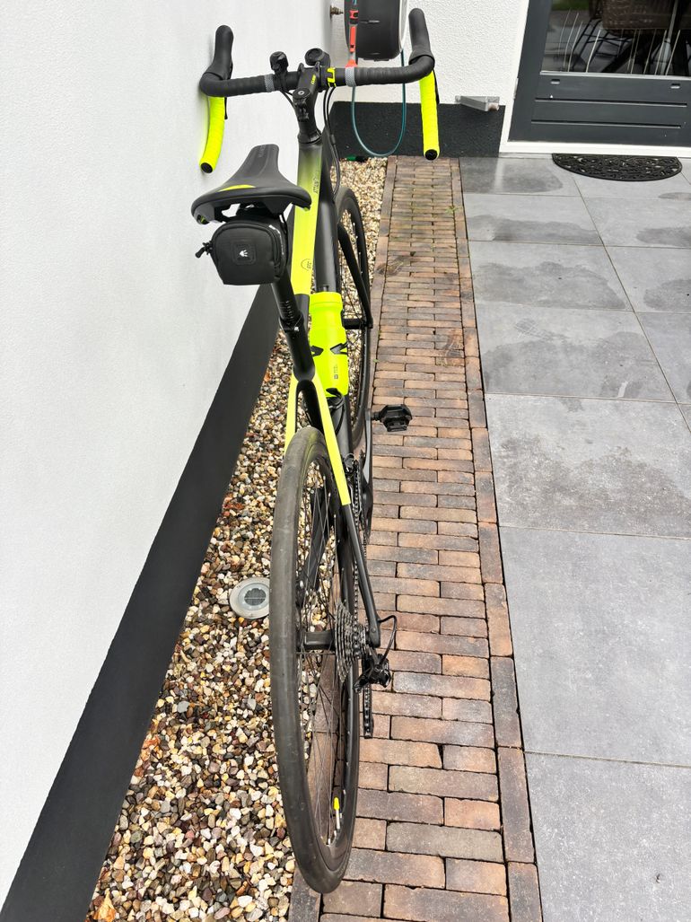 Used CUBE ATTAIN GTC RACE 2021 2021 Road & Gravel — image 5 of 7