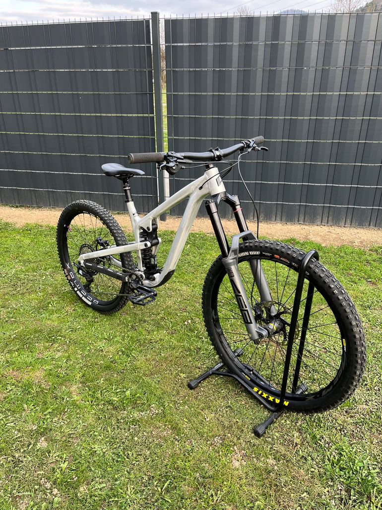 Used Propain Spindrift Shimano SLX 2023 Mountainbike, Light Gray — image 2 of 5