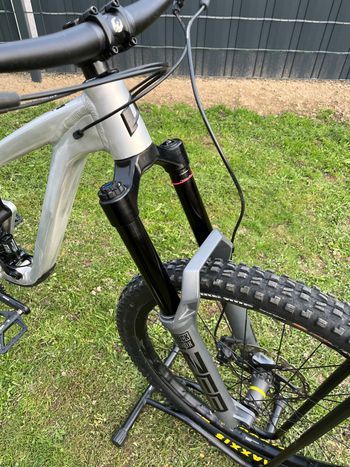 Used Propain Spindrift Shimano SLX 2023 Mountainbike, Light Gray — image 4 of 5