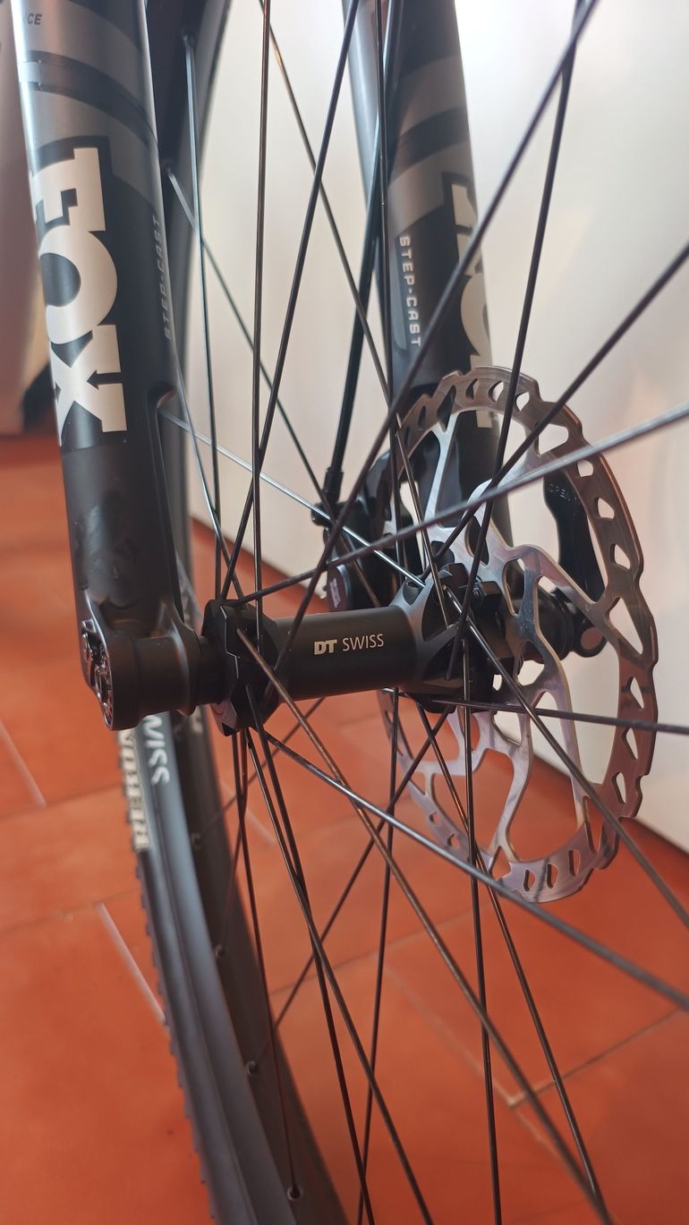 Used Canyon Lux Trail CF 6 2023 2023 Mountainbike, Gris claro — image 6 of 6