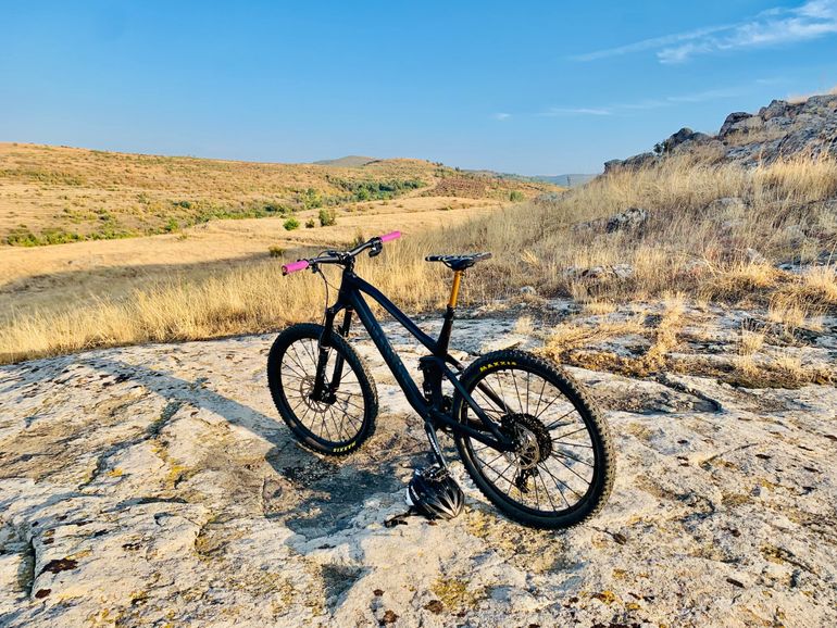 Used Canyon Spectral CF 9.0 EX 2015 Mountainbike, Black — image 1 of 10