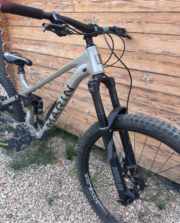 Gebrauchtes Marin Alpine Trail XR 2025 2025 Mountainbike, Hellgrau — Bild 2 von 3