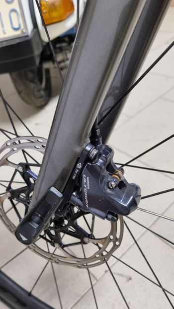 Used Canyon Ultimate CF SL Disc 8.0 2020 2020 Road & Gravel, Black — image 9 of 13
