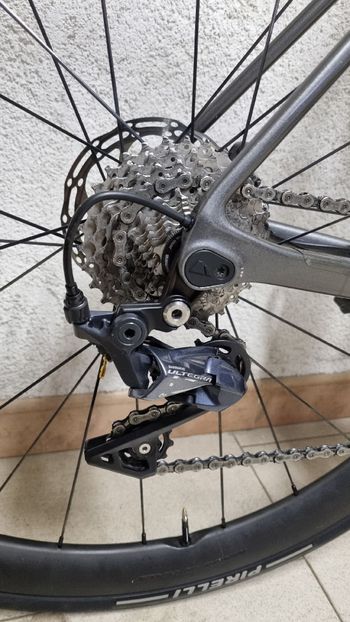 Used Canyon Ultimate CF SL Disc 8.0 2020 2020 Road & Gravel, Black — image 4 of 13