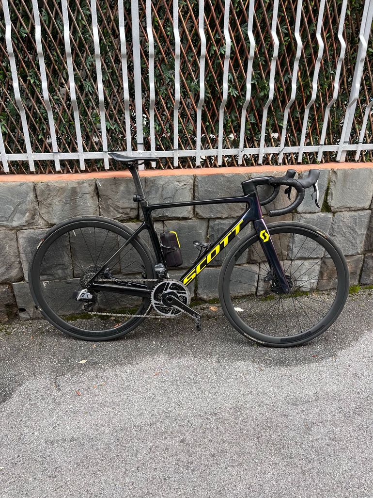 Used Scott Addict Frameset 2020 Road & Gravel — image 1 of 3