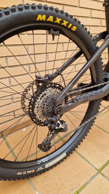 Used Orbea WILD M10 2025 2025 Mountainbike, Black, 29 — image 8 of 10