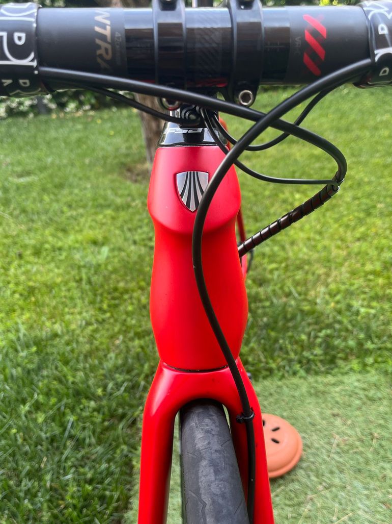 Used Trek Émonda SLR 9 Disc 2019 2019 Road & Gravel, Red — image 16 of 34