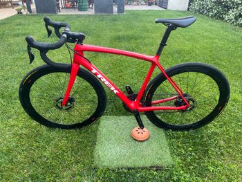 Used Trek Émonda SLR 9 Disc 2019 2019 Road & Gravel, Red — image 2 of 34