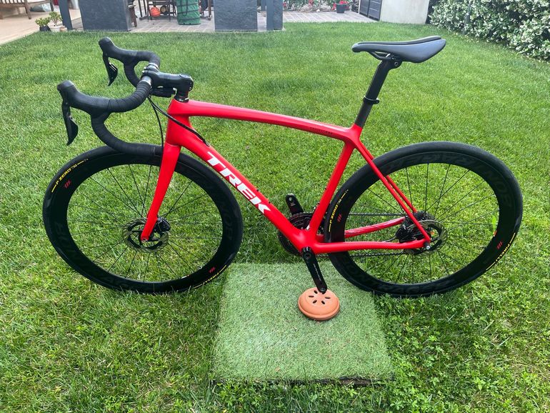 Used Trek Émonda SLR 9 Disc 2019 2019 Road & Gravel, Red — image 2 of 34