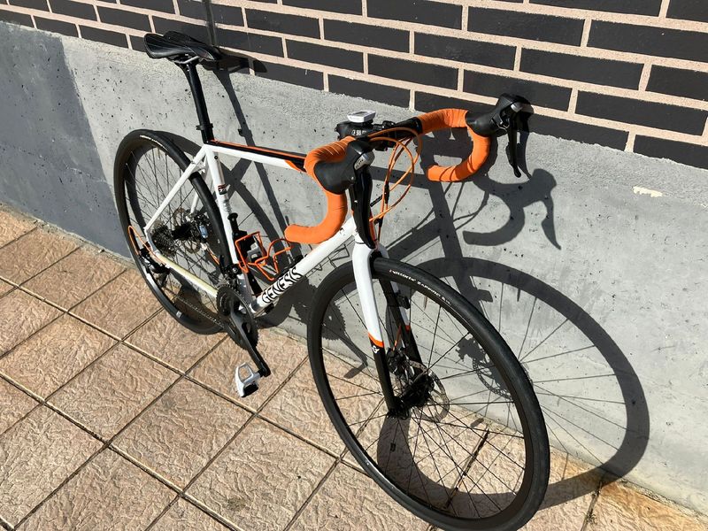 Used Genesis Equilibrium Disc 20 2019 2019 Road & Gravel, White — image 1 of 9