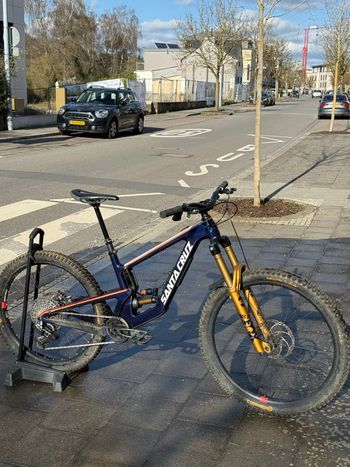 Used Santa Cruz Megatower Other SRAM 2024 Mountainbike, Blue — image 2 of 7