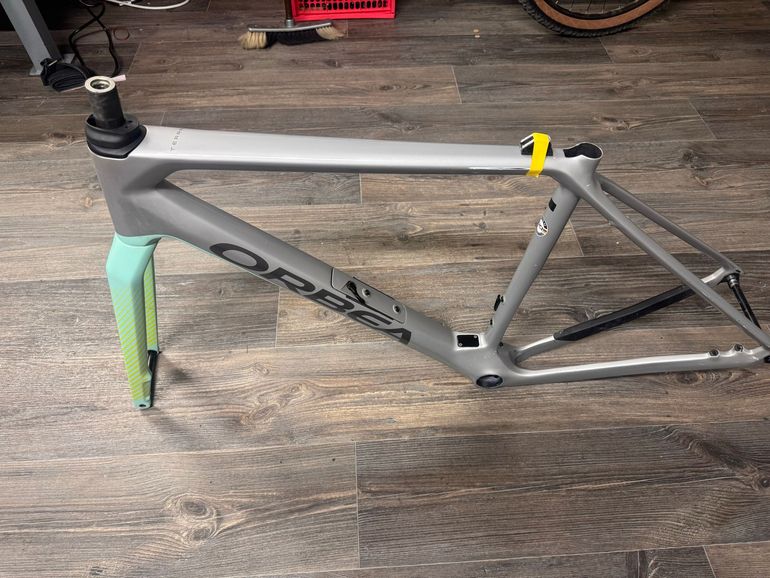Used Orbea TERRA M20i TEAM 2022 Frameset 2022 Road & Gravel, Gris claro — image 3 of 11
